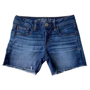 American Eagle Outfitters Cut of Jean Denim Shorts 4 inch Inseam Fringed Size 2